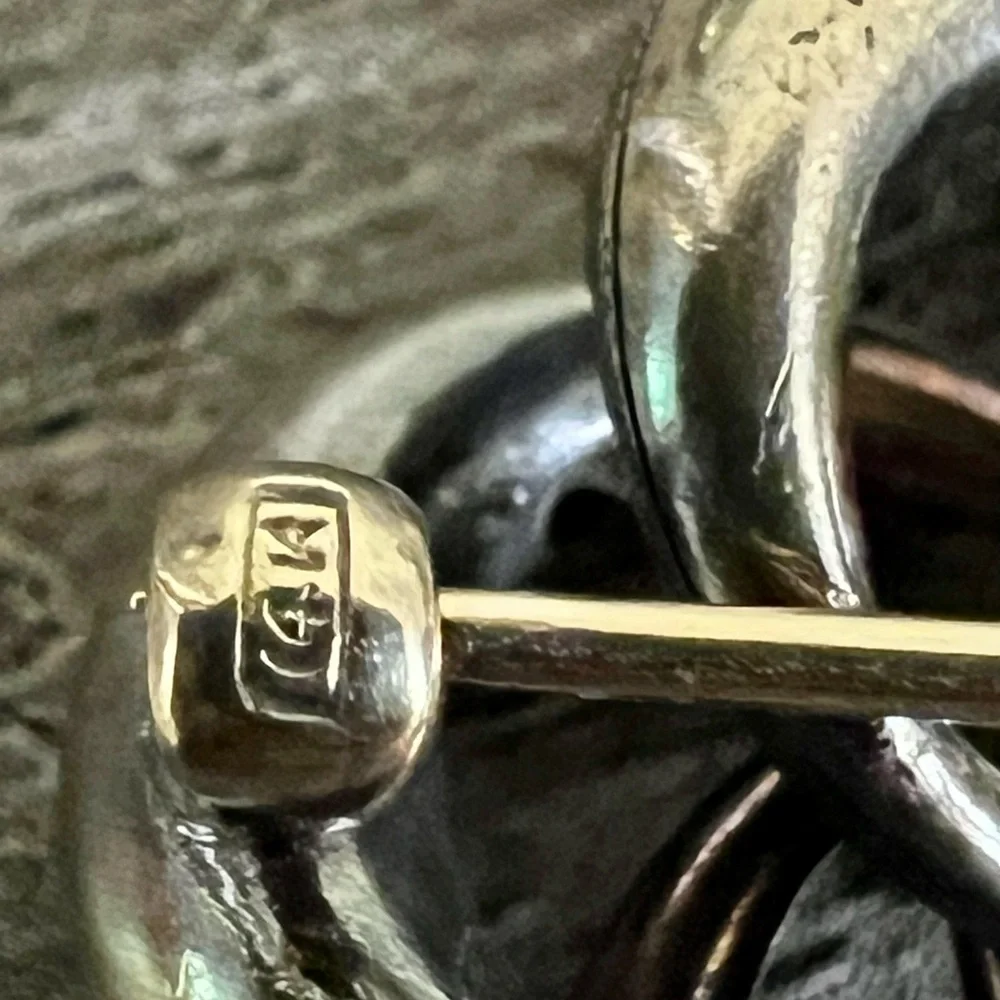 Elegant 14k Gold Victorian Enamel Floral Brooch - Picture 8 of 8